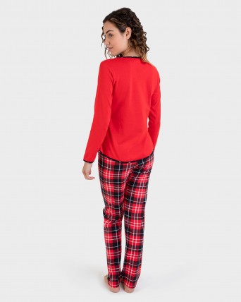 Pijama largo rojo y pantalón a cuadros