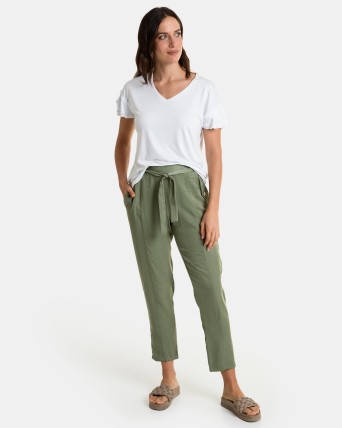 Pantalón tobillero de mujer en color verde
