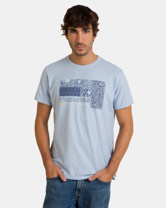 Camiseta de hombre de manga corta celeste con estampado