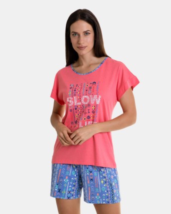 Pijama de mujer corto de manga corta color coral con estampado