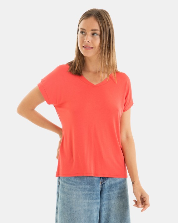 CAMISETA BÁSICA  DE VISCOSA DE MUJER HOMBRO CAÍDO ROJO