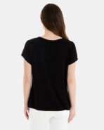 CAMISETA BÁSICA  DE VISCOSA DE MUJER HOMBRO CAÍDO NEGRO