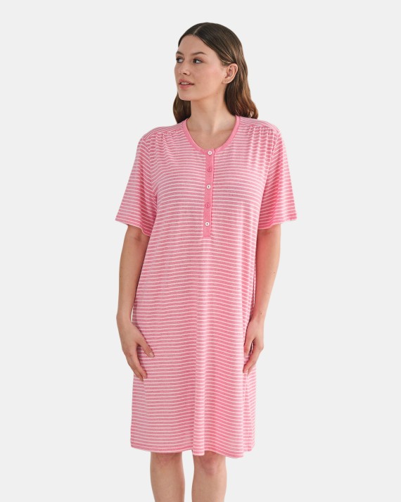 Women’s plus-size short nightgown in striped fabric with short sleeves