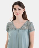 Vestit de platja curt sense mànigues en teixit calat en color verd