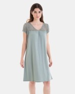 Vestit de platja curt sense mànigues en teixit calat en color verd