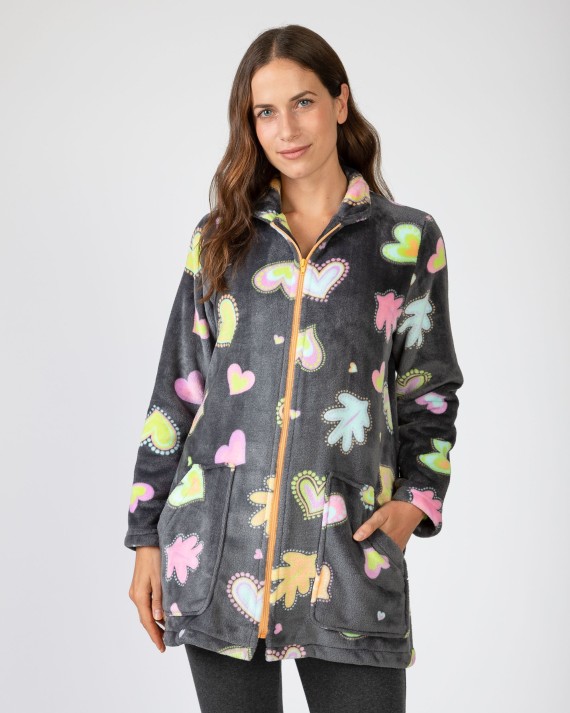 Short women's robe with zipper closure