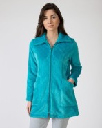 Short women's robe with zipper closure