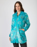 Short women's robe with zipper closure