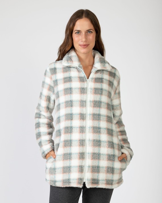 Short women's robe with zipper closure