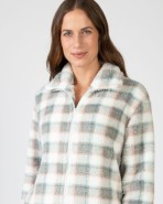 Short women's robe with zipper closure