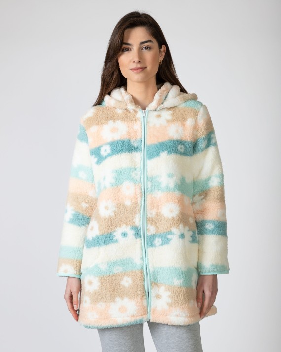 Short women's robe with zipper closure