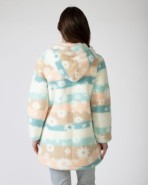 Short women's robe with zipper closure