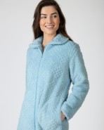 Short women's robe with zipper closure