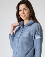 Short women's robe with zipper closure