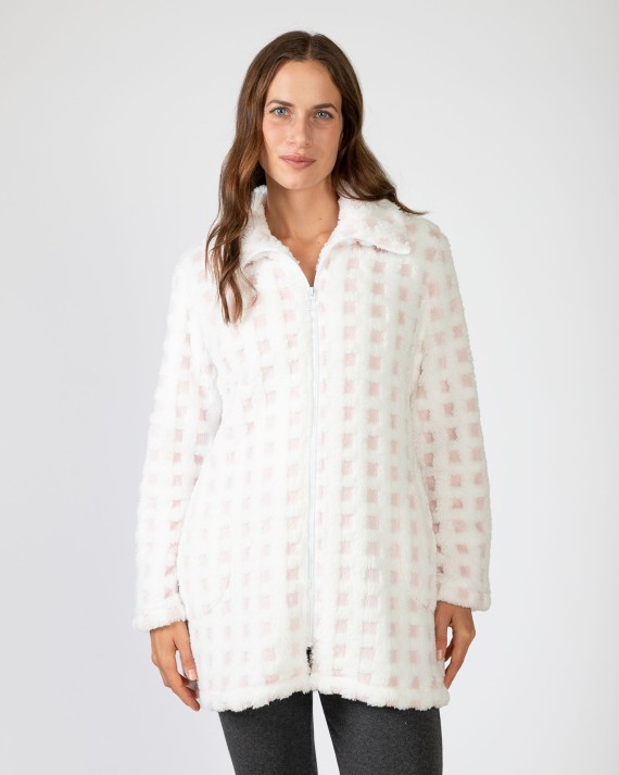 Short women's robe with zipper closure