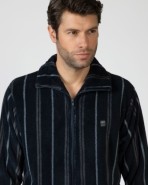 Short men's robe with zipper closure