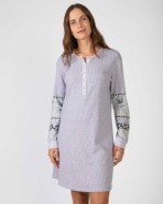 Short jacquard nightgown with long sleeves