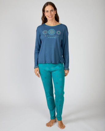 Long women's pajamas in...