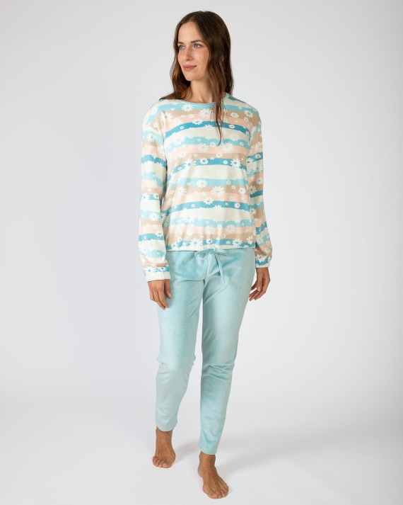 Long women's pajamas in microfleece fabric