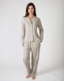 Long, open women's pajamas made of printed viscose fabric