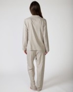 Long, open women's pajamas made of printed viscose fabric