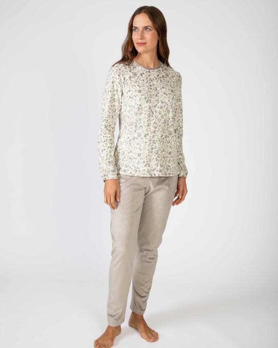 Long women's pajamas in microfleece fabric