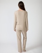 Long women's pajamas in loose knit