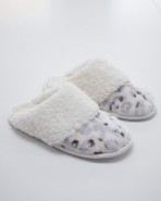 Women's sneaker in fleece fabric and non-slip sole