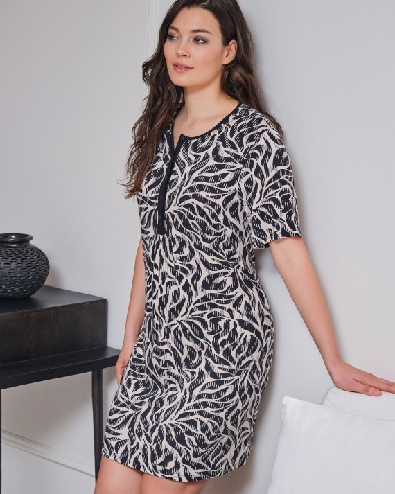 Short nightgown in viscose knit with long sleeves