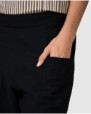 Pantalons turmellers recte de dona en color negre