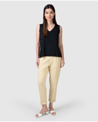 Women's straight ankle-length trousers in beige cotton