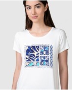 Women's short-sleeved white t-shirt with print