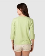 Women's basic three-quarter sleeve V-neck t-shirt