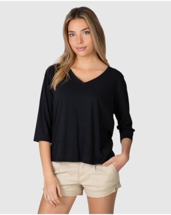 Camiseta básica de mujer de manga tres cuartos con cuello en V