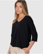 Camiseta básica de mujer de manga tres cuartos con cuello en V