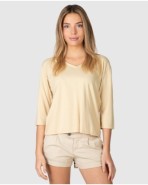 Women's basic three-quarter sleeve V-neck t-shirt