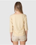 Women's basic three-quarter sleeve V-neck t-shirt