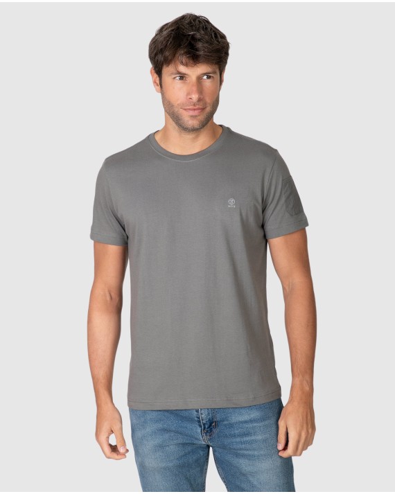 Men's short-sleeved cotton t-shirt with pocket detail