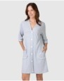 Women's robe with button closure and side pockets