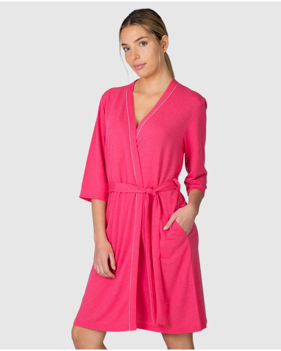 Women's robe with crossover front closure and side pockets