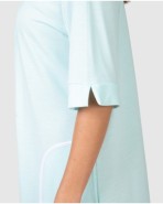 Women's robe with button front closure and side pockets