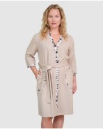 Women's robe with crossover closure and side pockets