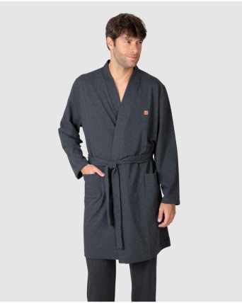Men's wrap-style dressing gown with belt and side pockets