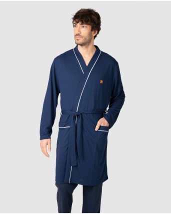 Men's wrap-style dressing gown with belt and side pockets