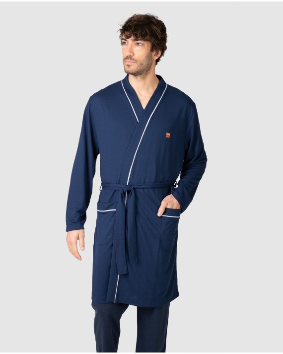 Men's wrap-style dressing gown with belt and side pockets