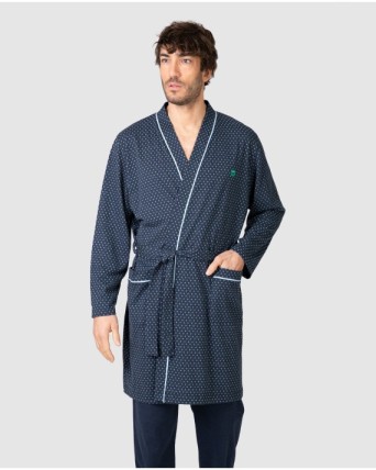 Men's wrap-style dressing gown with belt and side pockets
