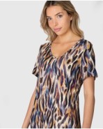 Women's long short-sleeved t-shirt with print
