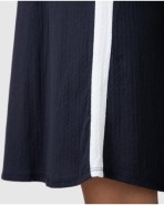 Women's short-sleeved cropped t-shirt with triangular opening