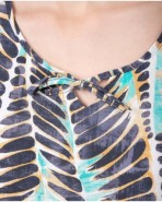 Playera corta de mujer de manga corta caída con cuello pico