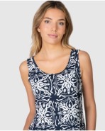 Playera corta de mujer sin mangas con cenefa decorativa